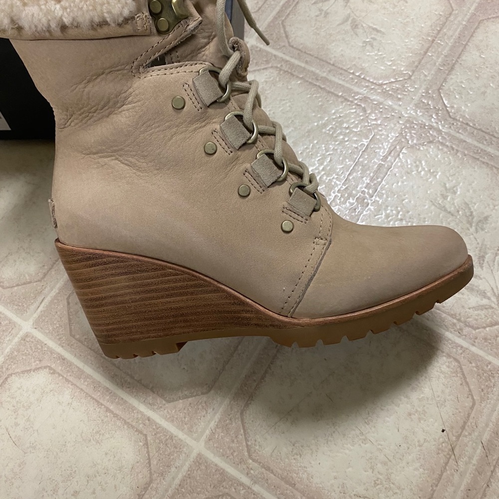 SOREL After Hours Lace Shearling Bootie - Picture 12 of 12
